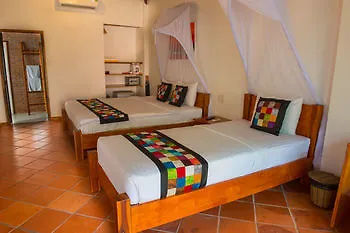 Ananda Hotel 3*